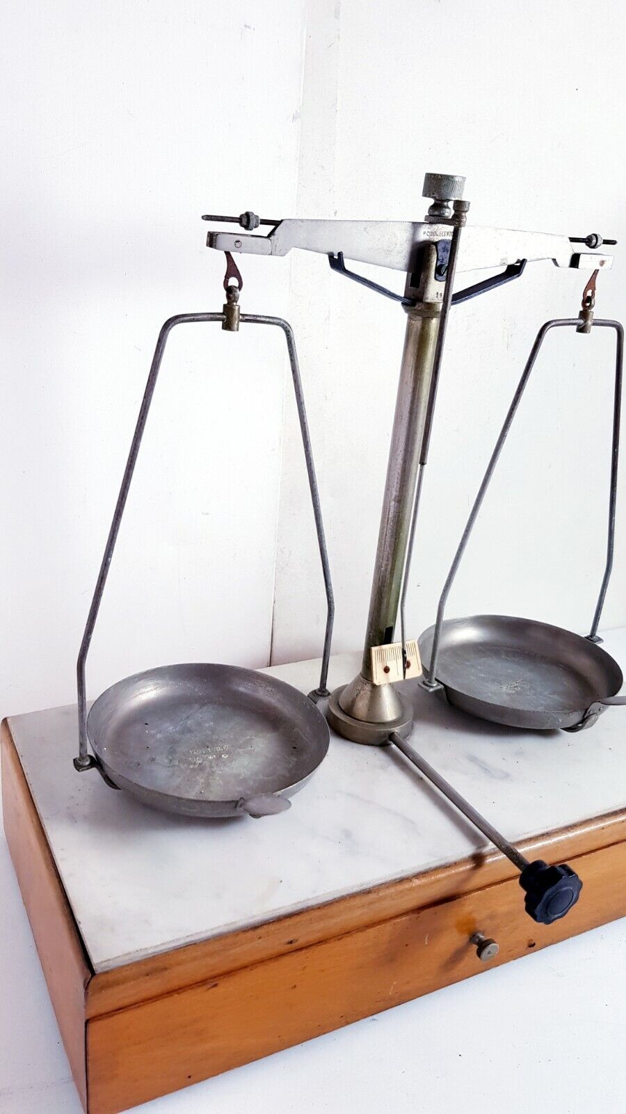 Bilancia vintage farmacista orafo autentica legno marmo  40 cm larghezza circa