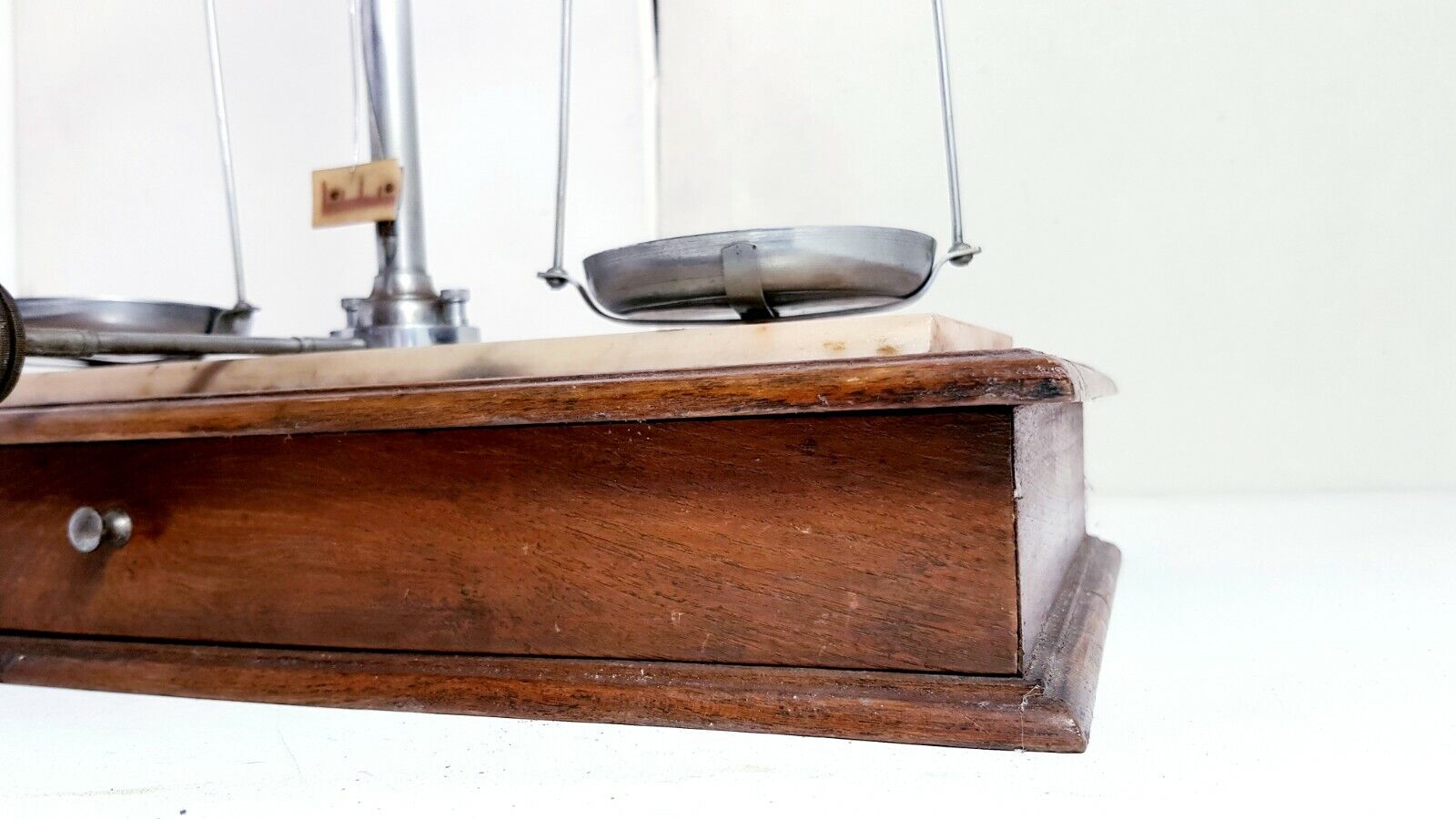 Bilancia vintage farmacista orafo autentica legno marmo  oggetto da collezione