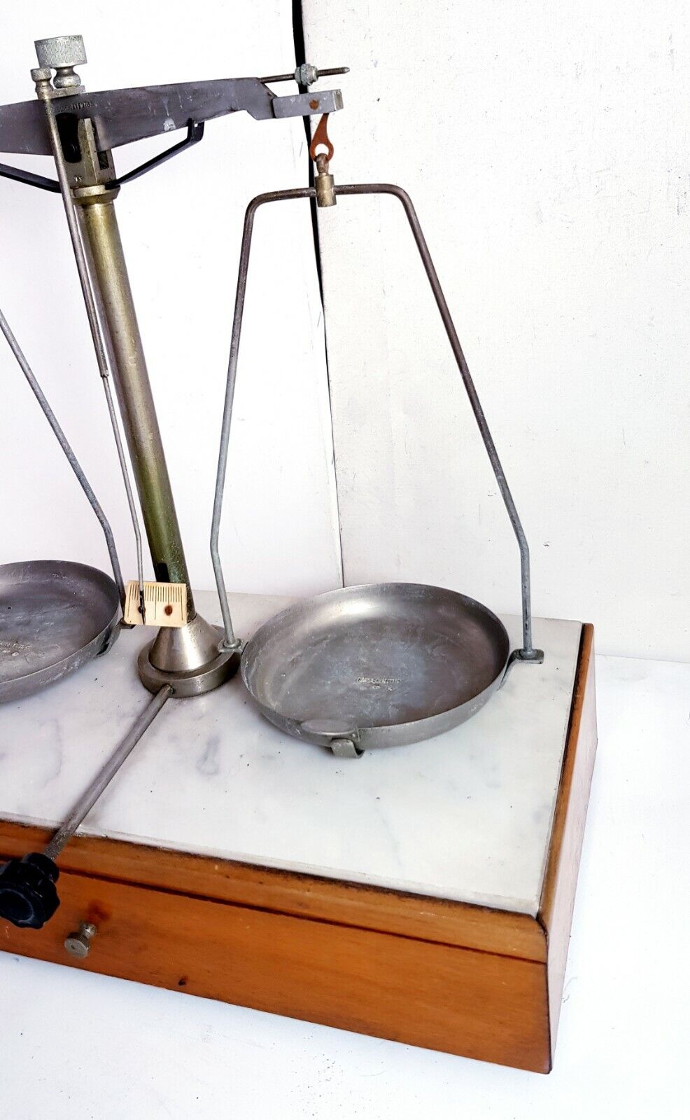 Bilancia vintage farmacista orafo autentica legno marmo  40 cm larghezza circa