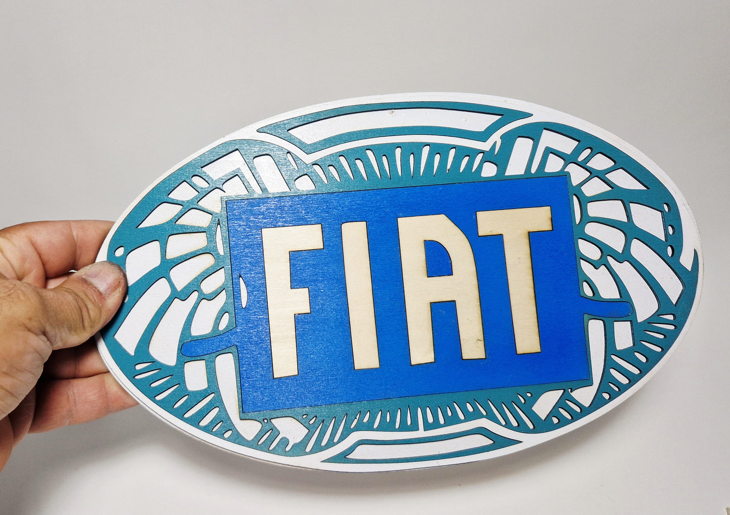 Targa emblema retro style fiat forma ovale in legno circa 30x20 cm realizzata e decorata  a mano