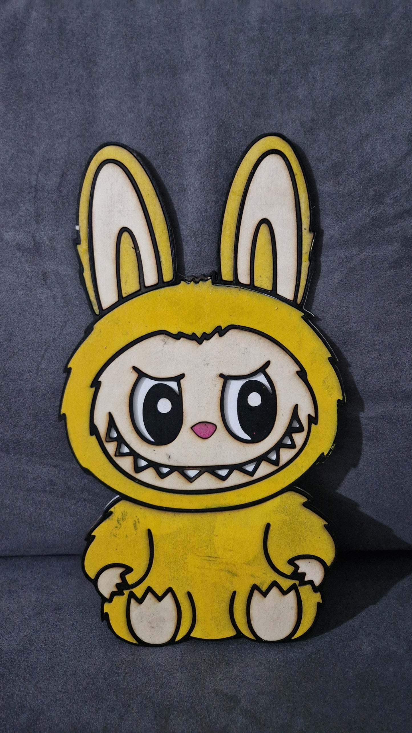 Quadretto Decorativo labubu realizzato a mano misure 20x30 cm circa