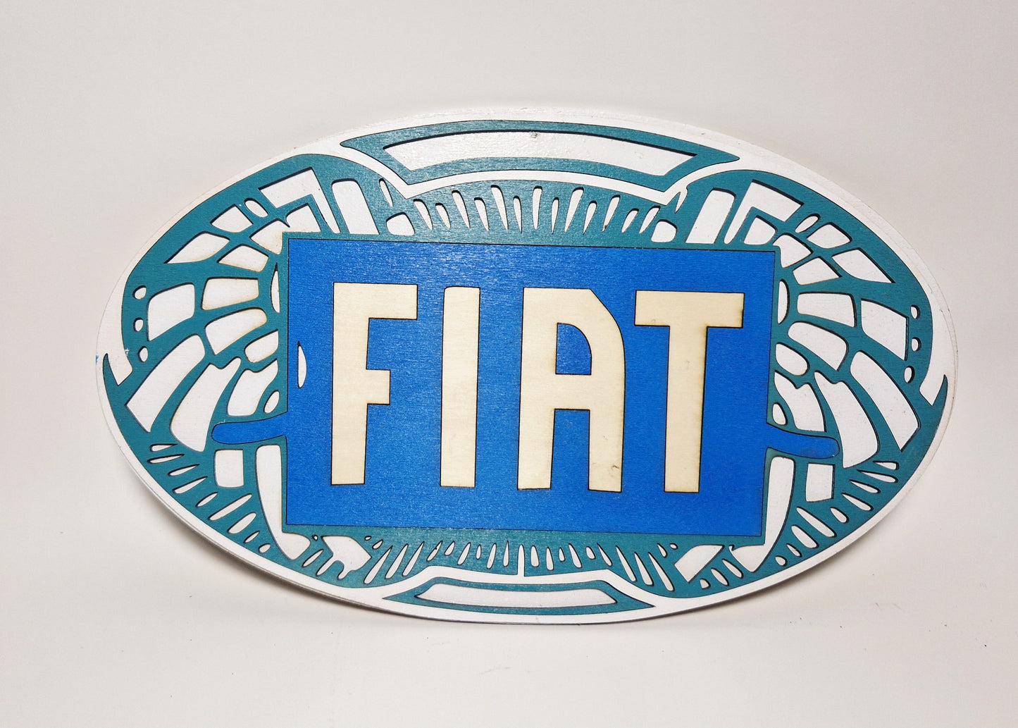 Targa emblema retro style fiat forma ovale in legno circa 30x20 cm realizzata e decorata  a mano