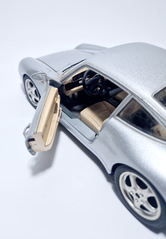 Modellino porsche carrera 93 scala 1/18 vintage da collezione