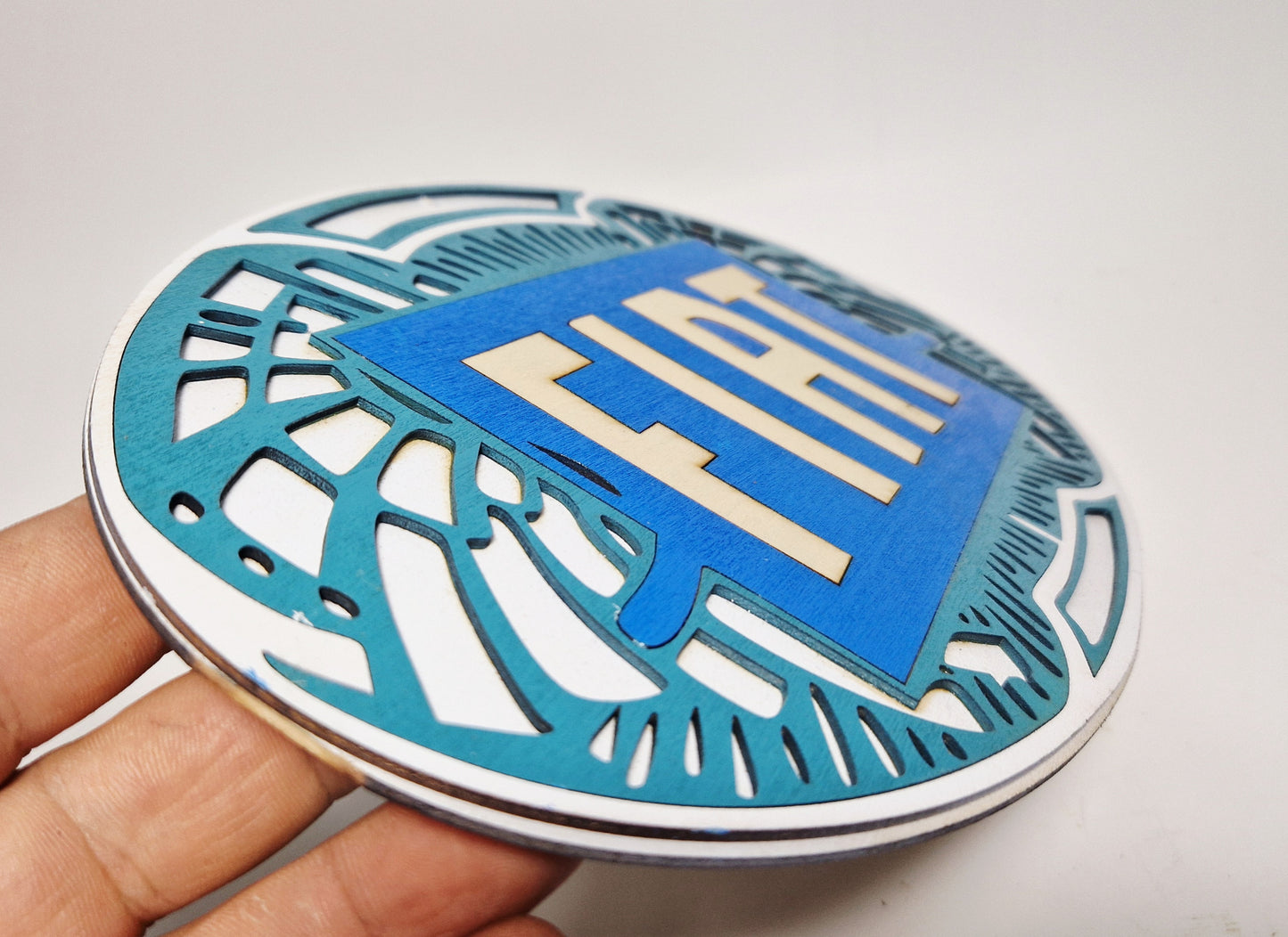 Targa emblema retro style fiat forma ovale in legno circa 30x20 cm realizzata e decorata  a mano